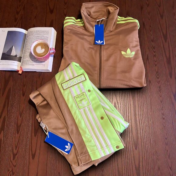 NWT ADIDAS TRACKSUIT MATCHING SET JACKET AND PANTS ORIGINALS SIZE L LARGE WOMENS - Picture 4 of 6